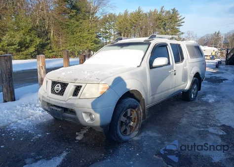2011 Nissan Frontier Pro-4X z USA, uszkodzony, nr VIN 1N6AD0EV7BC424321